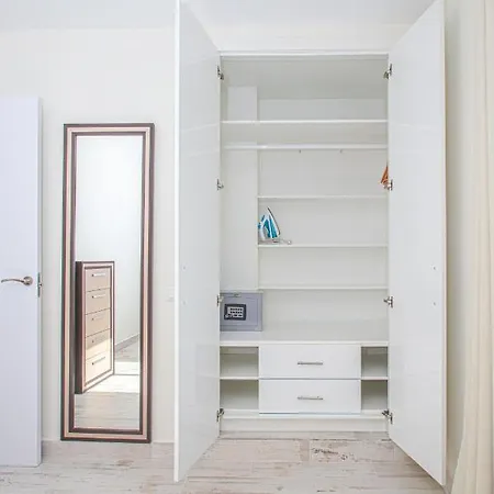 דירה 2br Lovely In Center Of Marbella. מארבלה